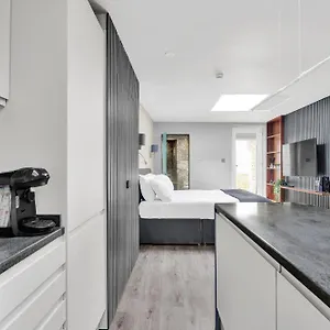 Skyline Apartment