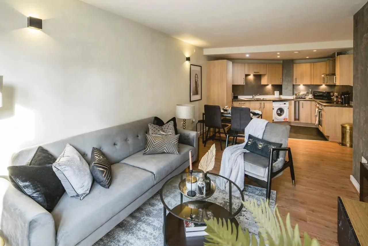 Canary Wharf 2-Bed Luxury Haven London Apartment