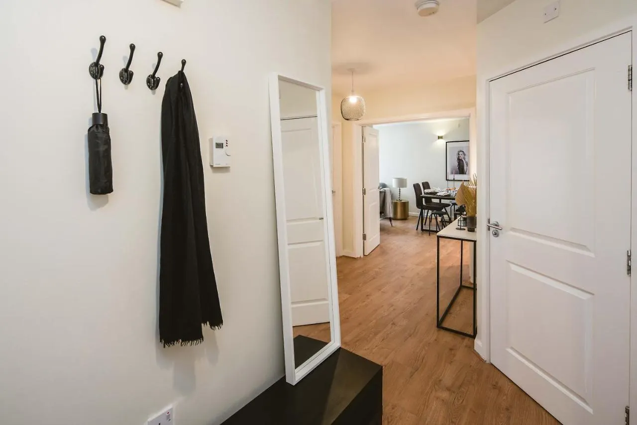 Apartment Canary Wharf 2-Bed Luxury Haven London