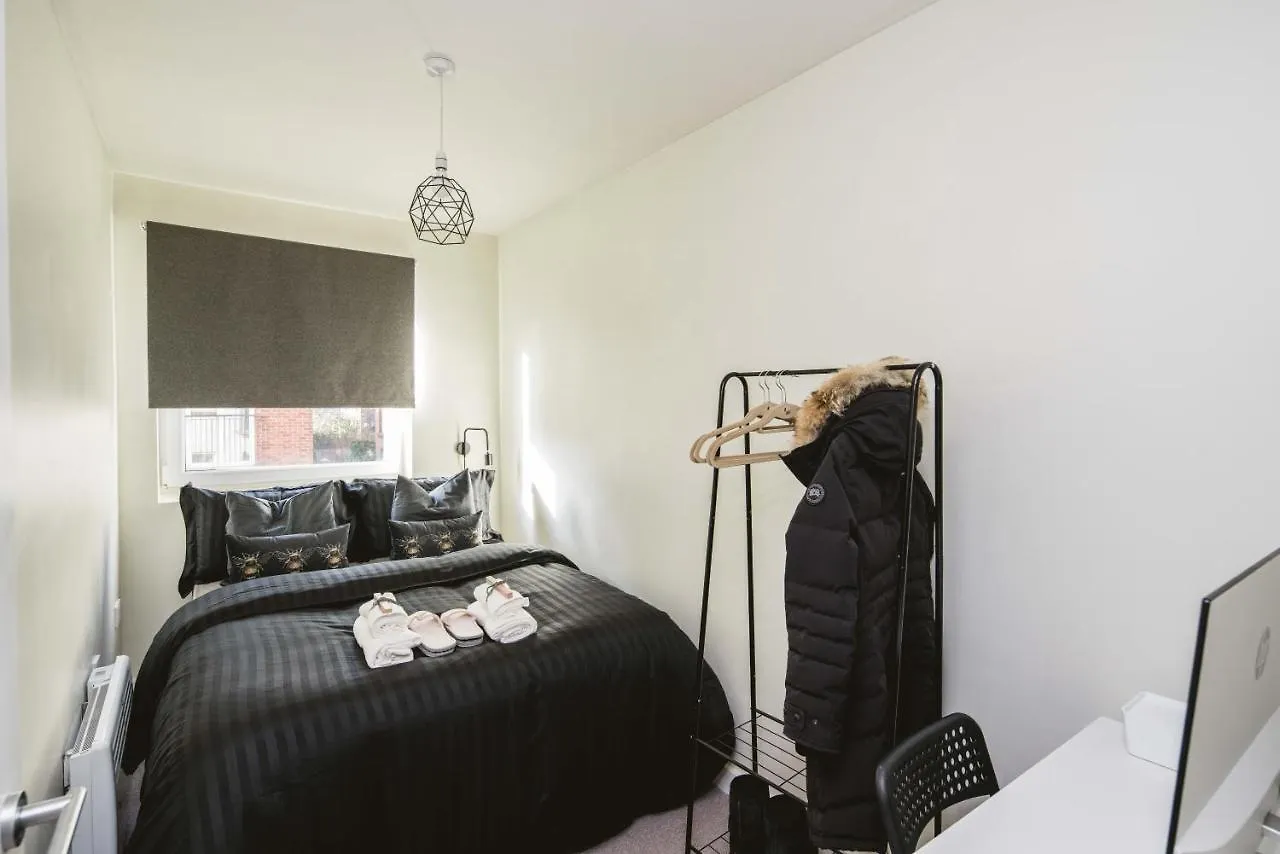 Apartment Canary Wharf 2-Bed Luxury Haven London