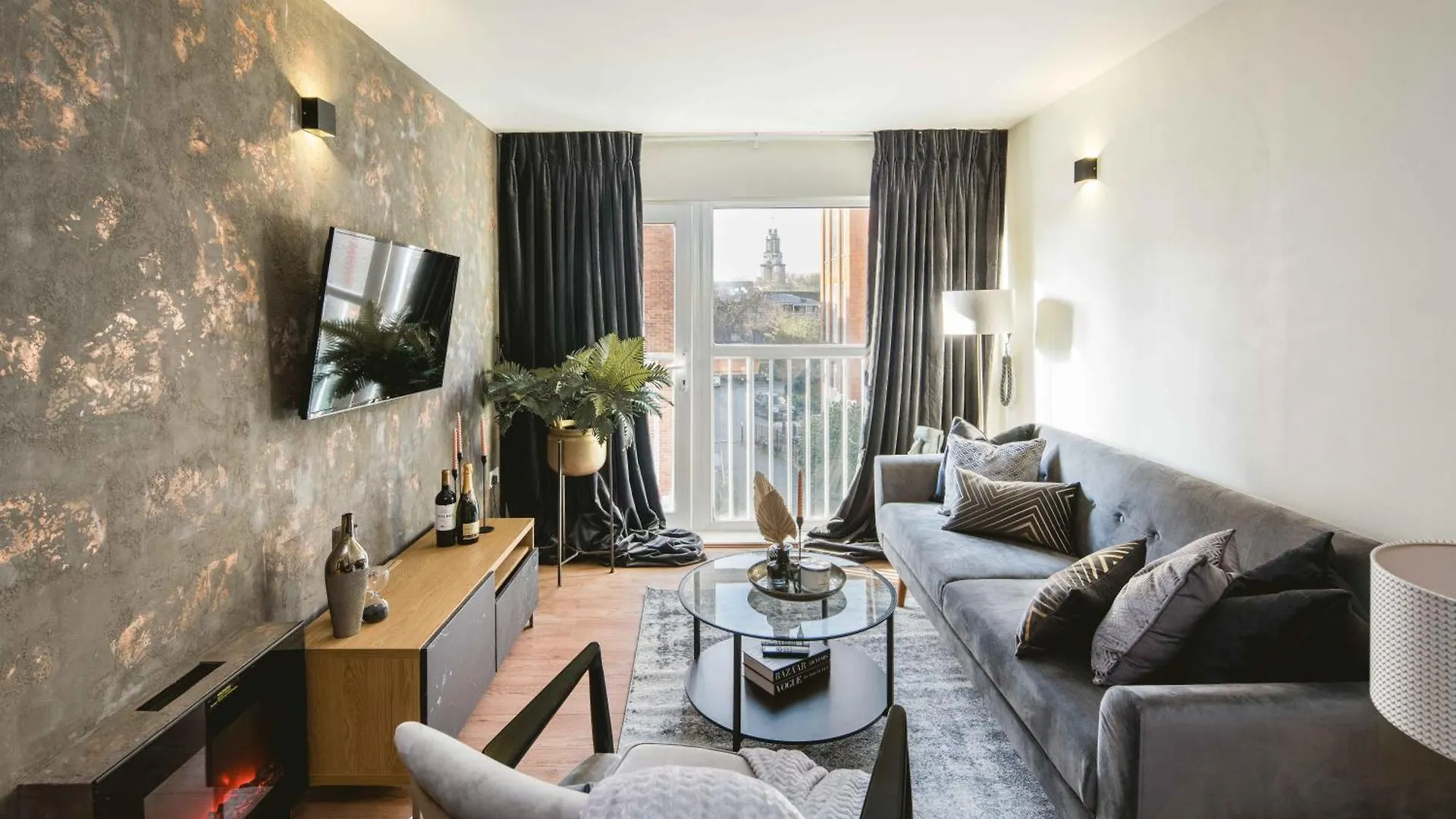 Canary Wharf 2-Bed Luxury Haven London