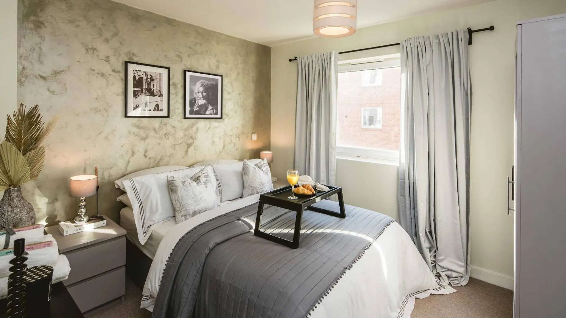 Apartment Canary Wharf 2-Bed Luxury Haven London United Kingdom