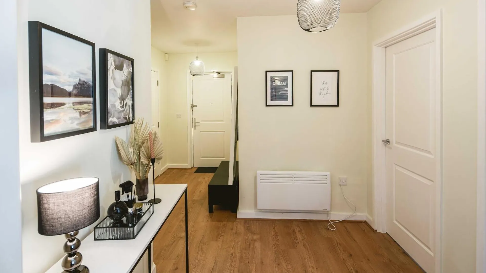 Apartment Canary Wharf 2-Bed Luxury Haven London