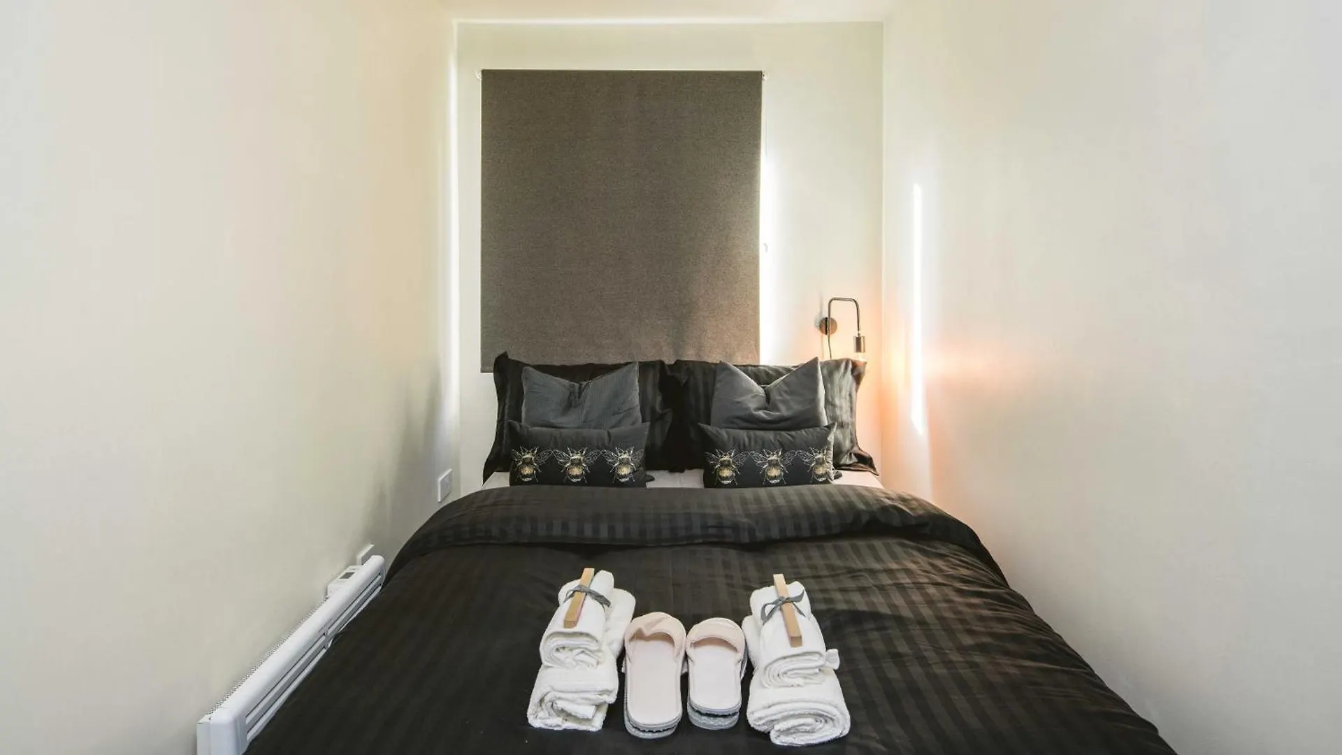 Canary Wharf 2-Bed Luxury Haven London Apartment